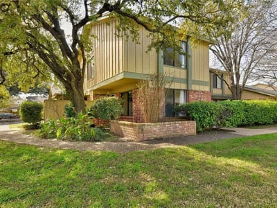 Property photo 3 at 900 W Village LN - 3 bed 2 bath home