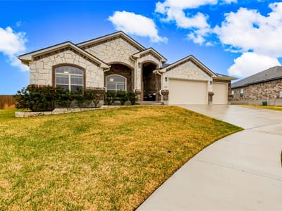 Living area at 9000 Grand Oaks LN - 5 bed 2 bath home