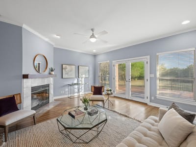 Photo 3 of 40 at 9001 Glenlake DR - 5 bed 3 bath home