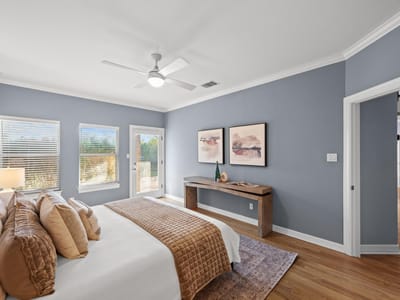 Photo 5 of 40 at 9001 Glenlake DR - 5 bed 3 bath home