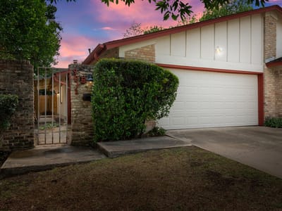 Property photo 2 at 9001 Parkfield DR Unit #B - 2 bed 1 bath home
