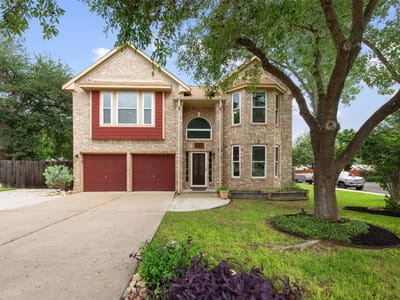 Living area at 901 Forest TRL - 4 bed 2 bath home