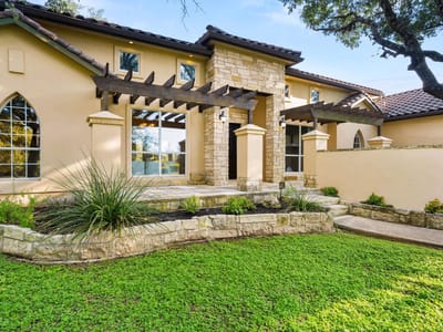 Living area at 901 Palos Verdes - 4 bed 3 bath home