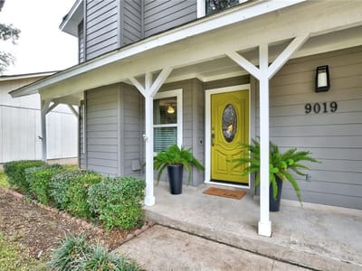 Living area at 9019 Wagtail Dr - 3 bed 2 bath home