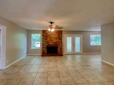 Property photo 2 at 902 Cactus DR - 3 bed 2 bath home