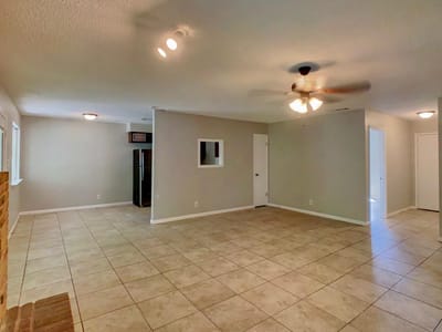 Property photo 3 at 902 Cactus DR - 3 bed 2 bath home