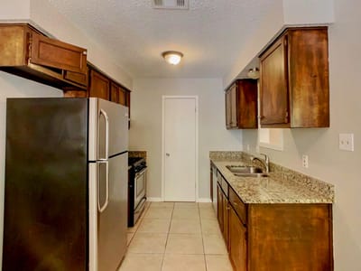 Property photo 4 at 902 Cactus DR - 3 bed 2 bath home