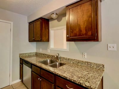 Property photo 5 at 902 Cactus DR - 3 bed 2 bath home