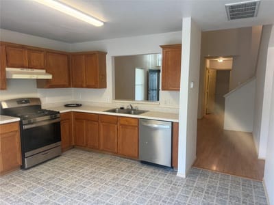 Kitchen at 902 Moser River DR - 3 bed 2 bath home