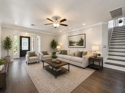 Living area at 902 Tanglewood Dr - 3 bed 2 bath home