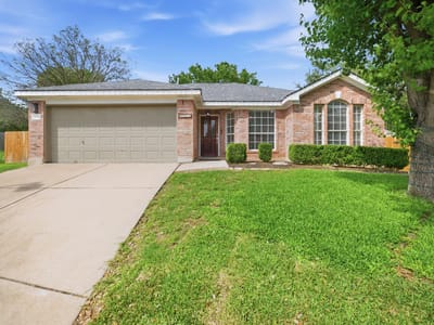 Living area at 9024 Heiden LN - 3 bed 2 bath home