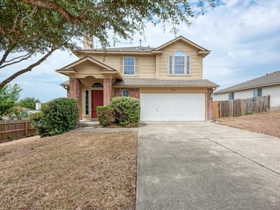 Photo 2 of 40 at 903 Estate DR - 3 bed 2 bath home