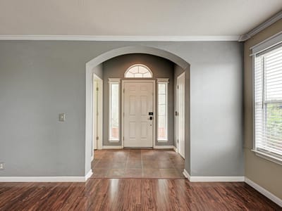 Photo 3 of 40 at 903 Estate DR - 3 bed 2 bath home