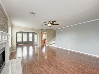 Photo 5 of 40 at 903 Estate DR - 3 bed 2 bath home