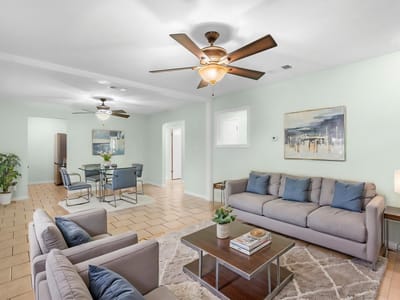 Living area at 903 Mimosa Dr - 3 bed 1 bath home