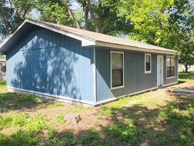 Primary bedroom at 903 W 1st St - 2 bed 1 bath home