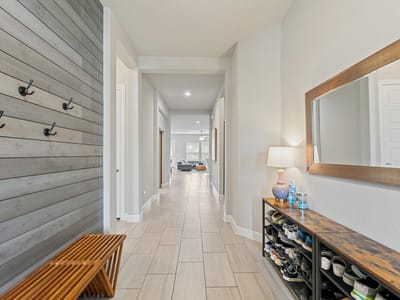 Living area at 904 Astoria St - 3 bed 3 bath home