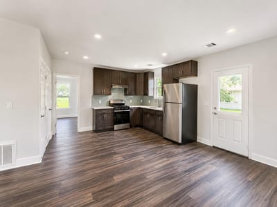 Living area at 904 E Austin ST - 3 bed 2 bath home