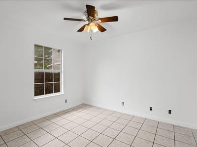 Bathroom at 904 Montopolis DR - 3 bed 2 bath home