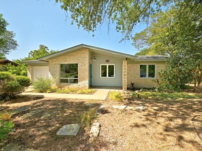 Property photo 2 at 905 Emerald Wood DR - 3 bed 1 bath home