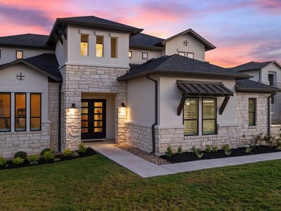 Living area at 905 Tomichi TRL - 5 bed 5 bath home
