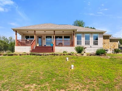 Kitchen at 906 Daviot Dr - 3 bed 2 bath home