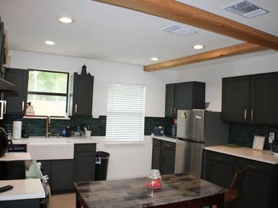 Primary bedroom at 906 E Live Oak St - 2 bed 1 bath home