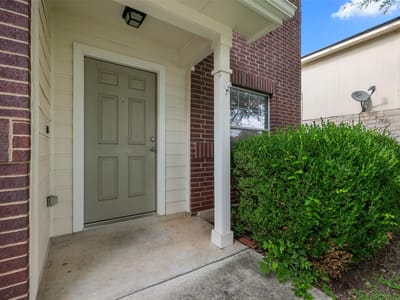 Kitchen at 906 Indian Meadow DR - 3 bed 2 bath home
