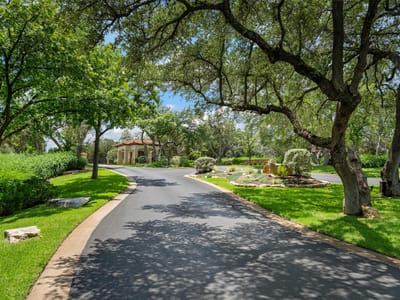 Living area at 906 Moonlight Bay DR - Coves On Lake Travis The Ph 1, Spicewood, TX