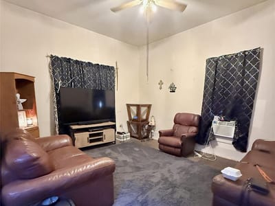 Photo 4 of 14 at 907 N Central Ave - 3 bed 3 bath home