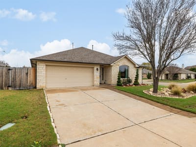 Primary bedroom at 907 Ridgemont Cir - 3 bed 2 bath home