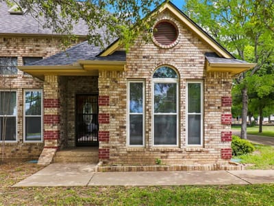 Primary bedroom at 907 Sherman Dr - 3 bed 2 bath home
