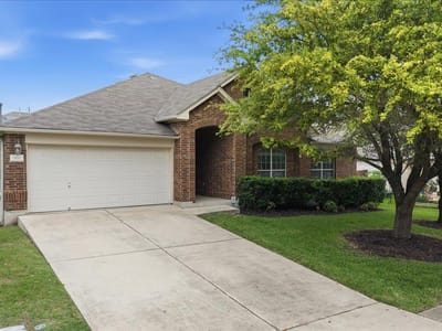 Property photo 5 at 908 Dover Castle LN - 4 bed 3 bath home