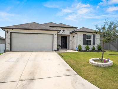 Living area at 908 Gerardia CT - 3 bed 2 bath home