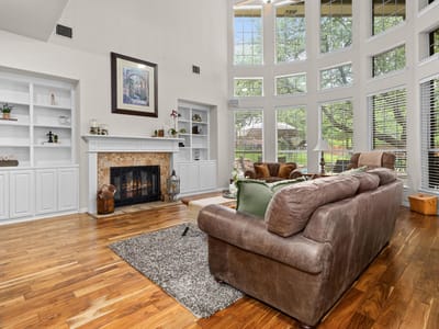 Living area at 908 Golden Bear CV - 5 bed 3 bath home