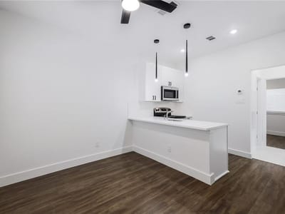 Primary bedroom at 908 Poplar St Unit #105 - 1 bed 1 bath home