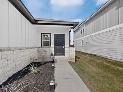 Property photo 2 at 909 Black Alder ST - 3 bed 2 bath home