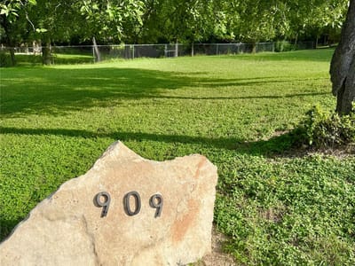 Property photo 2 at 909 Center CIR - Spring Street, Salado, TX