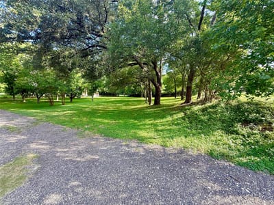Property photo 4 at 909 Center CIR - Spring Street, Salado, TX