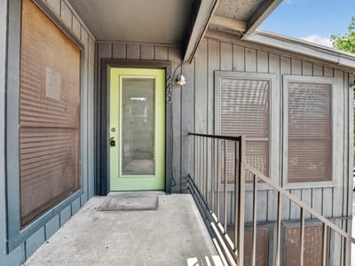 Living area at 909 Reinli ST Unit #240 - 1 bed 1 bath home