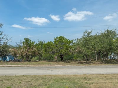 Property photo 3 at 910 Daviot DR - Briarcliff Inc Sec 05, Spicewood, TX