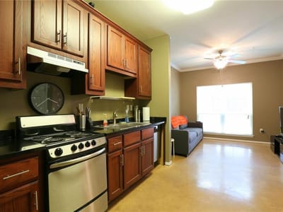 Living area at 910 W 25th St Unit #302 - 1 bed 1 bath home