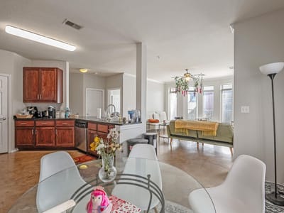 Primary bedroom at 910 W 25th St Unit #406 - 3 bed 2 bath home