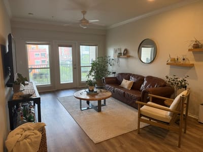 Living area at 910 W 25th St Unit #508 - 2 bed 2 bath home