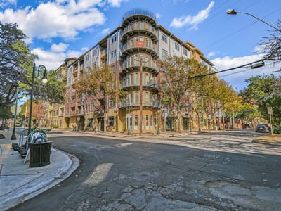 Living area at 910 W 25th St Unit #607 - 3 bed 2 bath home