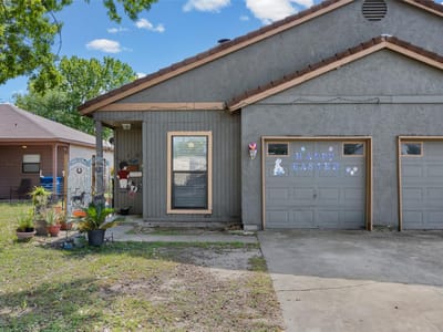Kitchen at 911 Crockett St - Parkway, Lockhart, TX