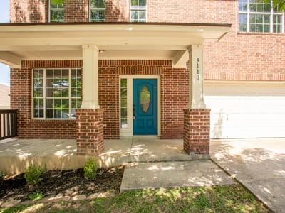 Living area at 9113 Magna Carta Loop - 4 bed 2 bath home