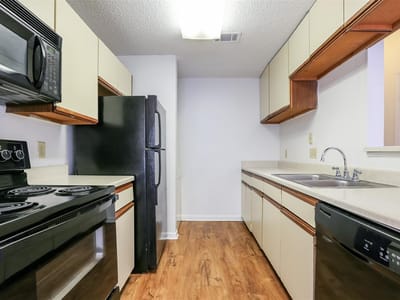 Property photo 2 at 912 W 22nd ST Unit #208 - 2 bed 2 bath home