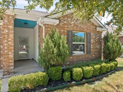 Property photo 2 at 912 Wolcott DR - 3 bed 2 bath home
