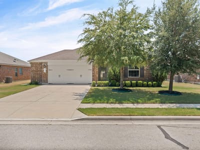 Property photo 3 at 912 Wolcott DR - 3 bed 2 bath home